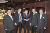 A. Merkel mit den Magdeburger Wahlkreiskandidaten 2011